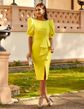 Vestido elegante de fiesta de alta sociedad con mangas abullonadas, espalda descubierta y corte entallado.