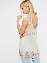 Vestido bohemio con lentejuelas y espalda descubierta