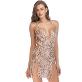 Vestido de verano sin espalda con tirantes y lentejuelas