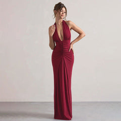 Vestido elegante de corte entallado con escote en V, estilo halter, plisado y adelgazante.