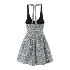 Vestido corto ajustado de cuerpo completo con lazo bordado y espalda descubierta