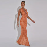 Vestido de cola de pez con escote en V profundo y escote halter ajustado y transparente