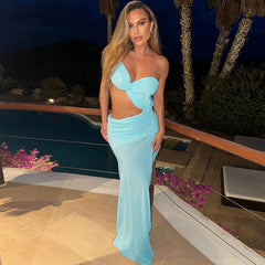 Vestido de malla con abertura en color liso, transparente, con parte superior de tubo, espalda descubierta y cordones