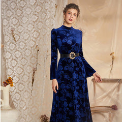 Elegantes, flauschiges, gemustertes Spitzenkleid mit langen Ärmeln