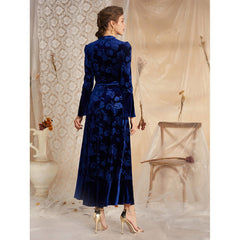 Elegantes, flauschiges, gemustertes Spitzenkleid mit langen Ärmeln