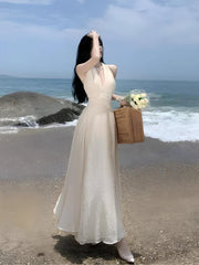 Rückenfreies Neckholder-Maxikleid