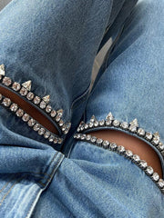 Baddie Jeans mit Cut-Outs und Verzierung