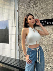 Baddie – Hochgeschlossenes, kurzes Stricktop