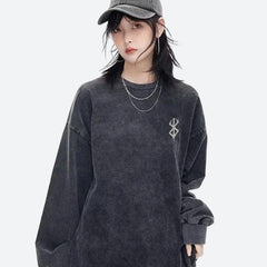 Sudadera unisex desgastada con estampado de Berserk