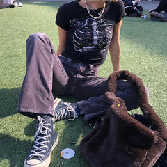 Schwarzes Skelett-Crop-Top