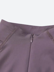 Figurbetontes Oberteil mit halbem Reißverschluss