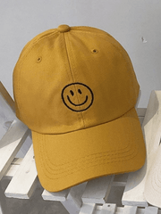 Gorra de béisbol bordada con sonrisa