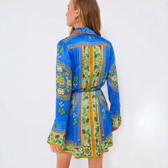 Vestido de fiesta de manga larga con cuello atado y cintura ajustada con estampado