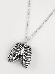 Collar con colgante de esqueleto vintage