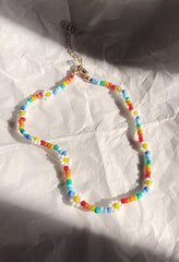 Feiertags-Gänseblümchen-Halskette