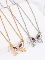 Magnetische Halskette mit schimmerndem Schmetterlingsanhänger