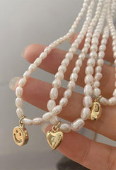 Elegant pearl pendant necklace