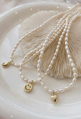 Elegant pearl pendant necklace