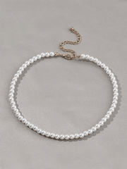 Simple faux pearl necklace