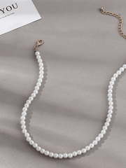 Simple faux pearl necklace