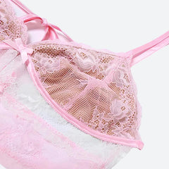 Rückenfreies Spitzentop mit Coquette-Schleife