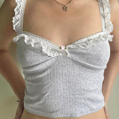 Coquette Crop Top mit Spitzenbesatz