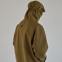 Cortavientos Gorpcore