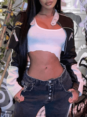 Chaqueta corta de cuero sintético con parches