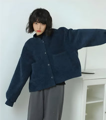 Dark Academia – Strickjacke mit Knopfleiste und Taschen