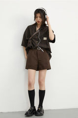 Dark Academia – Kariertes Hemd mit V-Ausschnitt