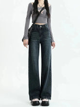 Dunkel verwaschene Jeans mit geradem Bein