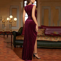 Abendkleid mit hohem Schlitz, tiefem V-Ausschnitt und Falten