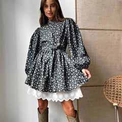 Vestido elegante francés de otoño con mangas abullonadas, cuello alto y estampado floral, corte en A y manga larga ceñida