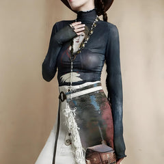 Goth Dark Female Figur Mesh Top