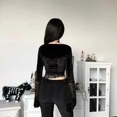 Gothic Crop Top mit ausgestellten Bündchen und Spitze