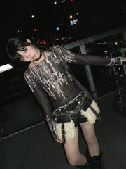 Grunge Cross Mesh-Oberteil mit weitem Ausschnitt