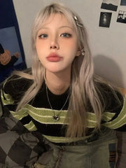 Grunge Grün Gestreifter Kurzpullover