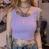 Geripptes Top mit Herzknöpfen