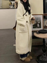 Kapuzenjacke aus Lammwolle mit Hornknöpfen