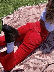 Vaqueros boyfriend descoloridos con detalles cosidos