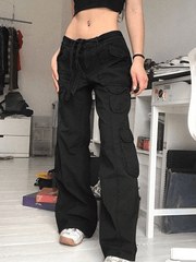 Vaqueros cargo descoloridos con bolsillos de parche