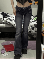 Schlagjeans im Y2K-Stil aus gewaschenem Denim