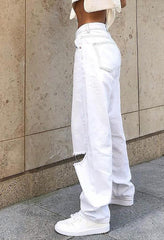 Mittelhohe Jeans mit extra Rissen