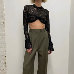 Crop Top mit ausgestellten Bündchen und Spitze