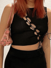 Kurzes Tanktop mit Schnürung und Cut-Outs
