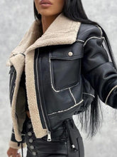 Chaqueta corta con cremallera de lana de cordero