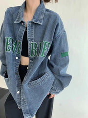 Chaqueta vaquera extragrande con bordado de letras