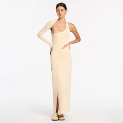 Vestido elástico de manga única con diseño de vendaje y manga larga corta.