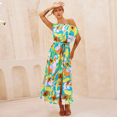 Elegantes, figurbetontes Kleid mit Print, Ausschnitt, Schlitz und Gürtel