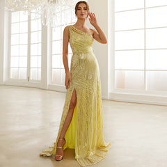 Elegantes Party-Cocktailkleid mit Pailletten, Umhängetasche, Schlitz, Meerjungfrauensaum und kleiner Schleppe für